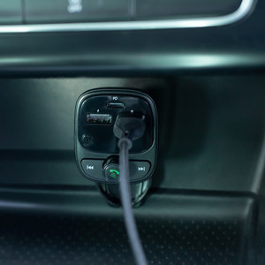 Obrazek Forever transmiter FM Bluetooth 2 x USB-A 1 x USB-C PD 30W TR-370 czarny