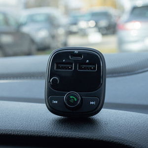 Obrazek Forever transmiter FM Bluetooth 2 x USB-A 1 x USB-C PD 30W TR-370 czarny